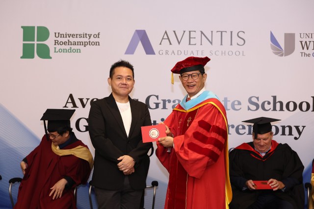 6 High-Paying Sectors Part-Time MBA Singapore 2023