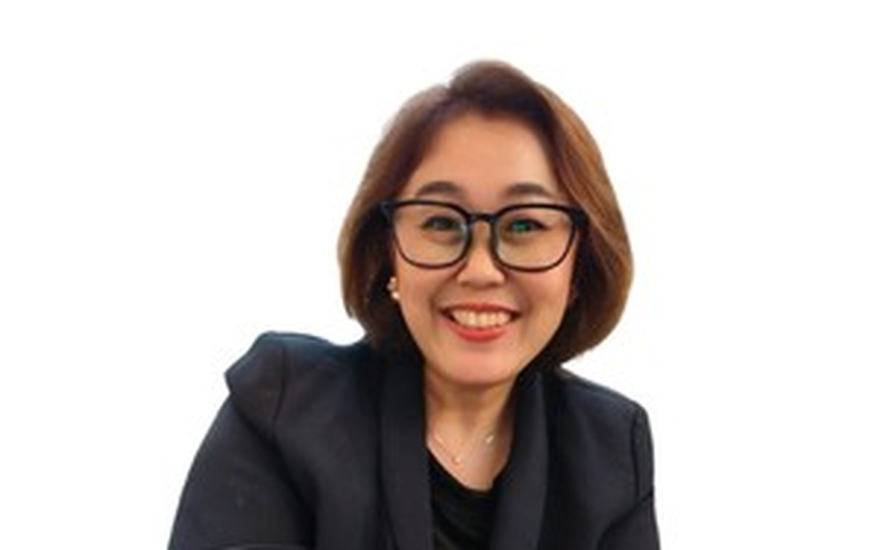 Mr. Rosa Leong