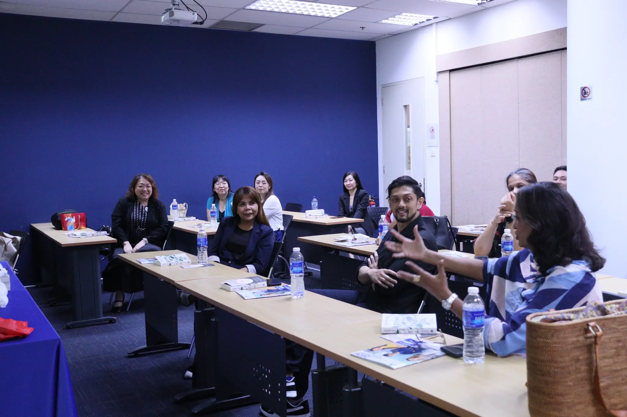 Lifelong learning brings working professionals together to exchange perspectives, experiences and practical insights.